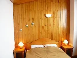 Le Curling B Hotel Val Claret